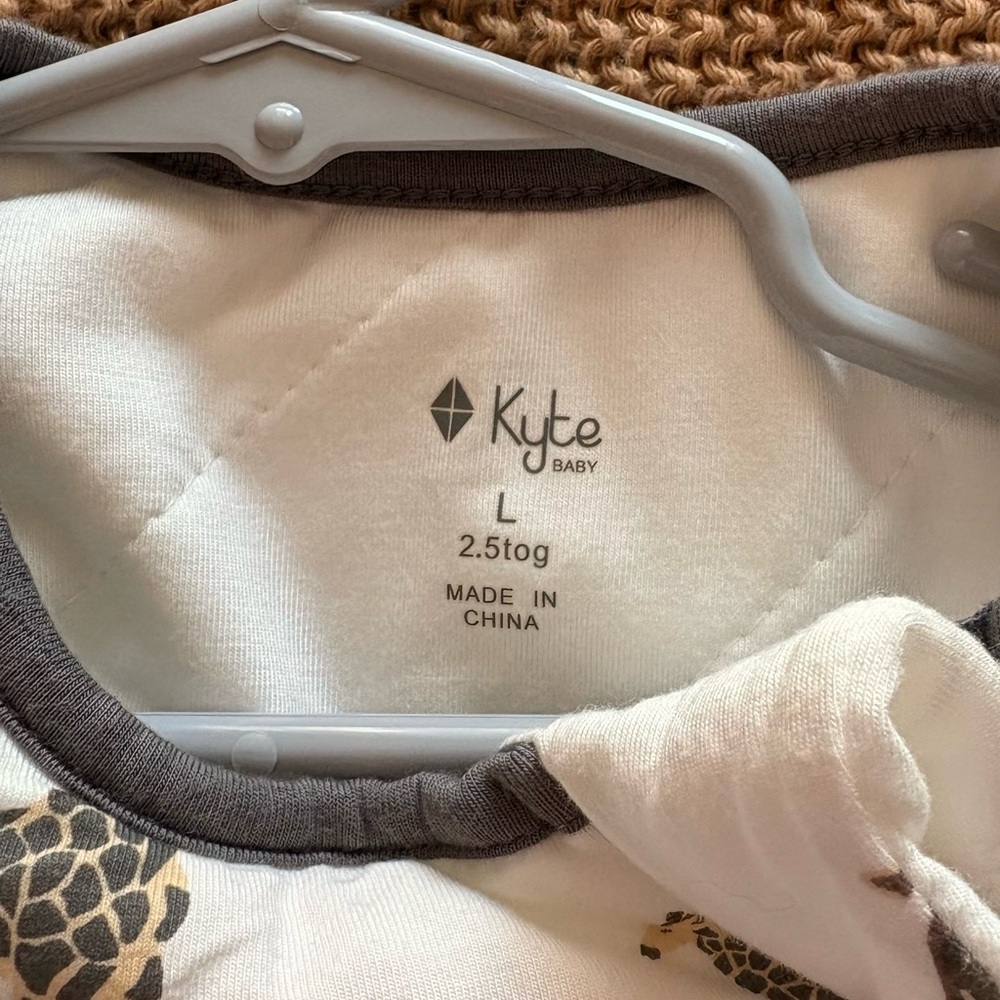 Kyte BABY White and Gray Sleep Sack - Picture 5 of 5